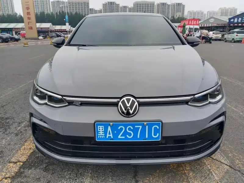 Volkswagen Golf, 2023