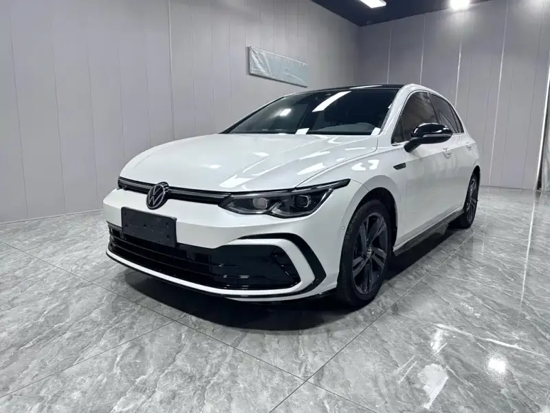 Volkswagen Golf, 2022