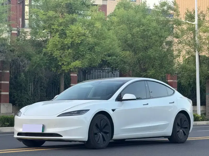 Tesla Model 3, 2024