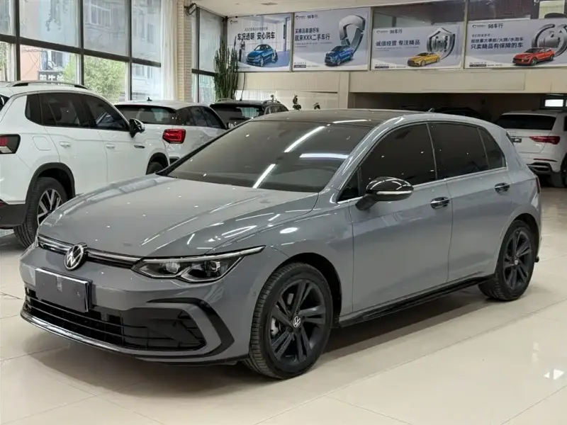 Volkswagen Golf, 2023
