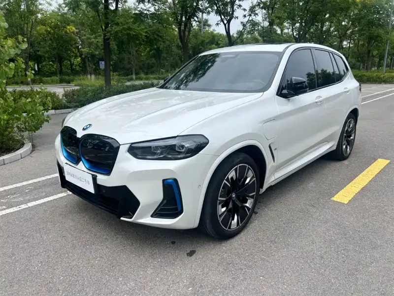 BMW iX3, 2022
