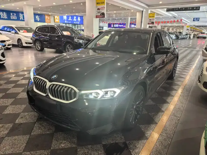 BMW 3 Series, 2023