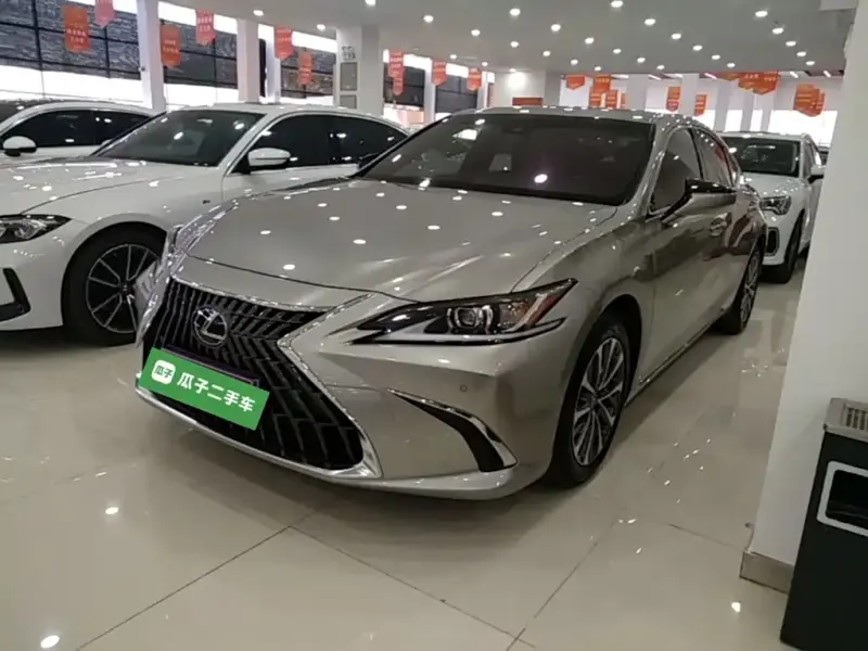 Lexus ES, 2024