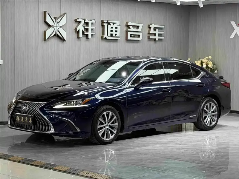 Lexus ES, 2021
