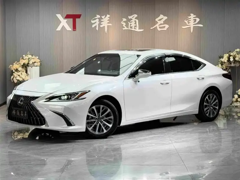 Lexus ES, 2023