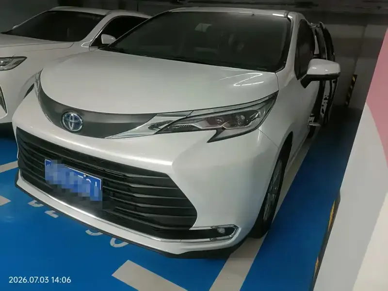 Toyota Sienna, 2023