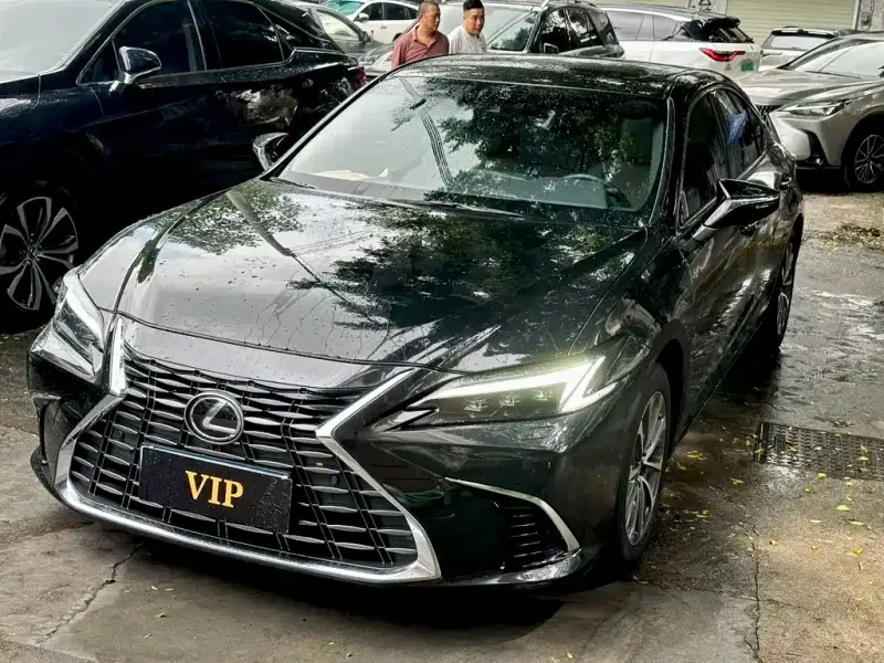 Lexus ES, 2025