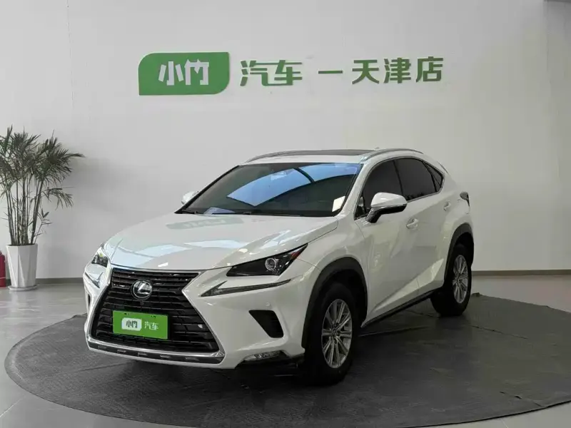 Lexus NX, 2021