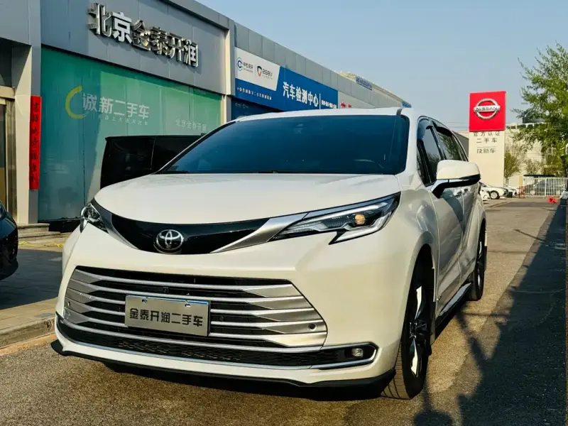 Toyota Sienna, 2025