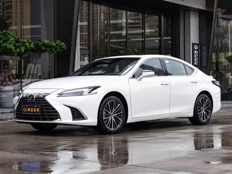 Lexus ES, 2025