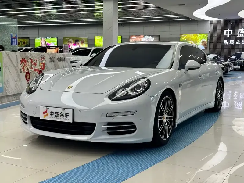 Porsche Panamera, 2016