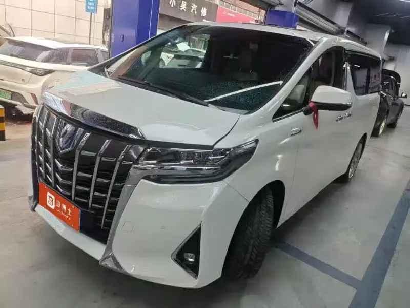 Toyota Alphard, 2022