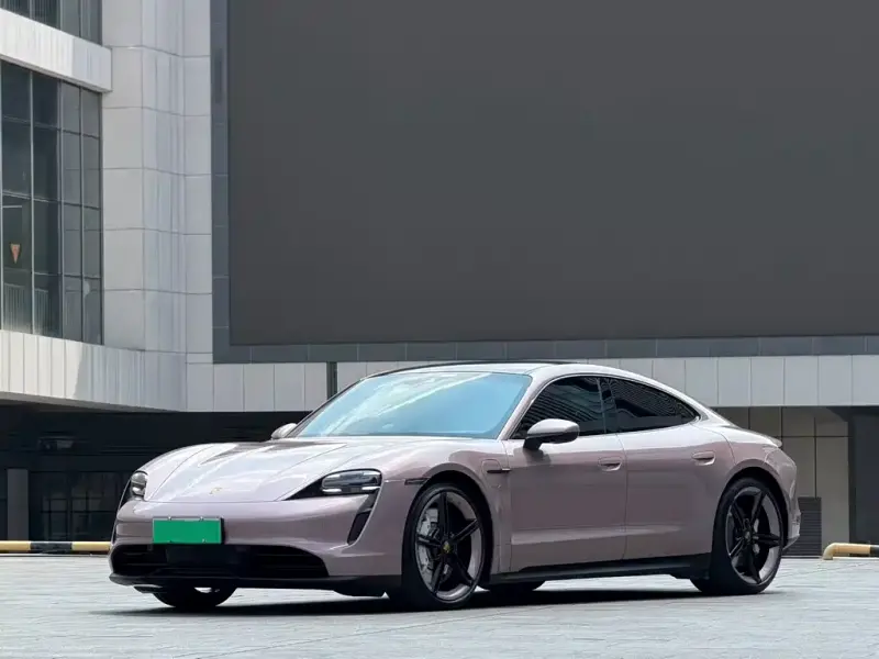 Porsche Taycan, 2022