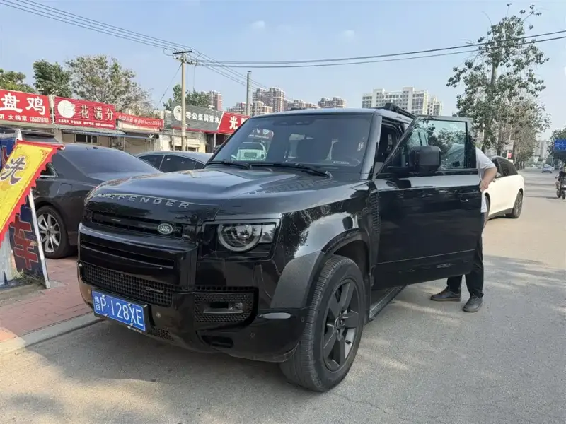Land Rover Defender, 2022