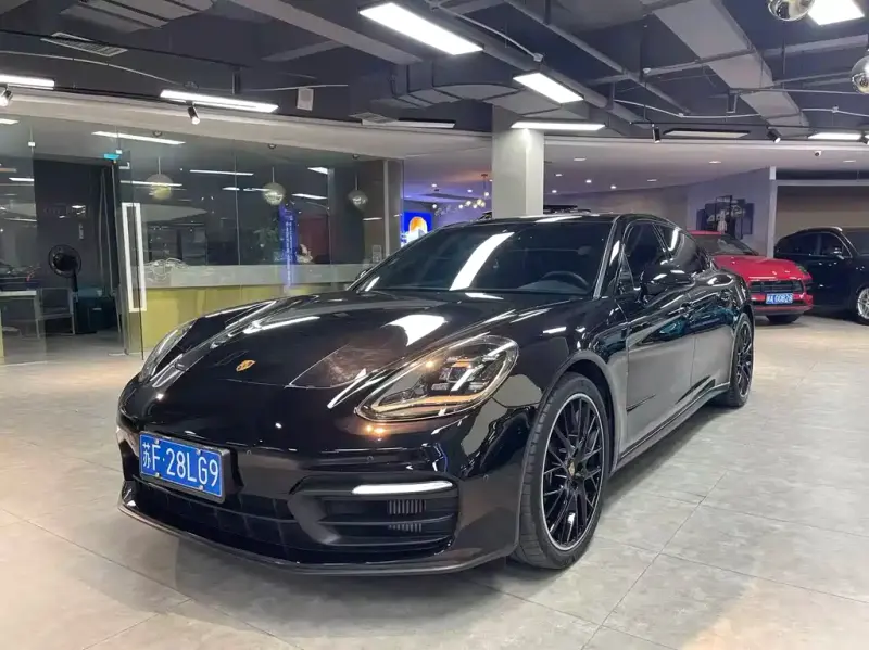 Porsche Panamera, 2023