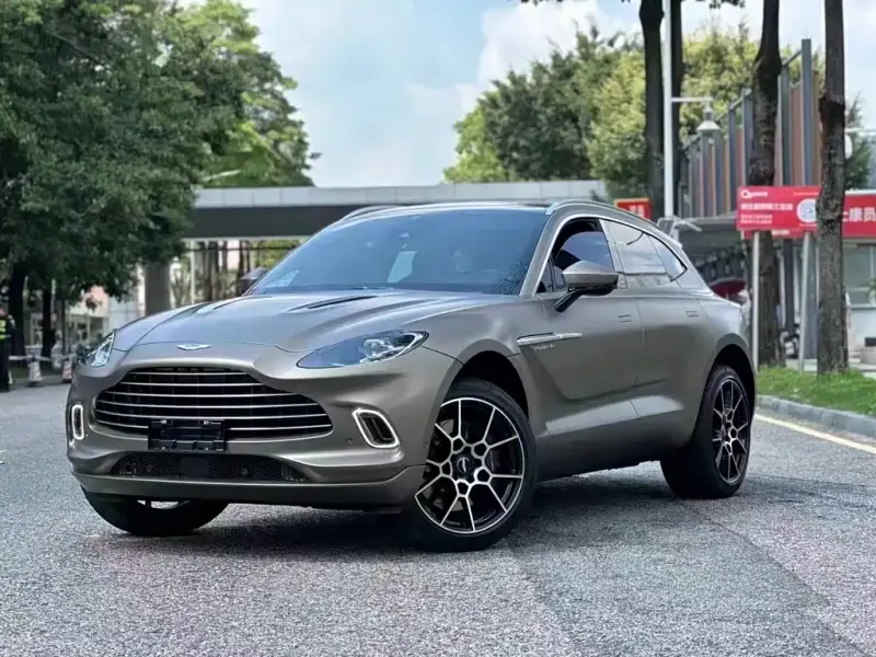 Aston Martin DBX, 2021