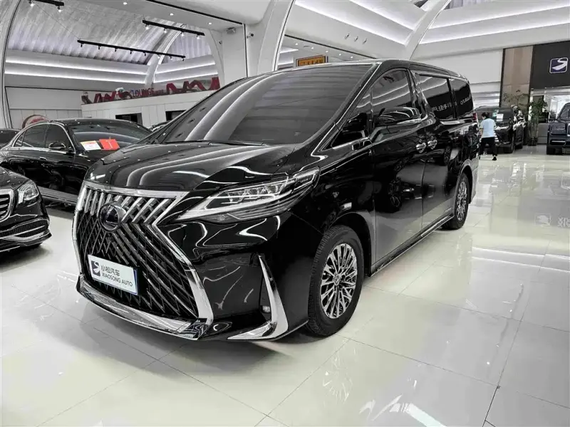 Lexus LM, 2022