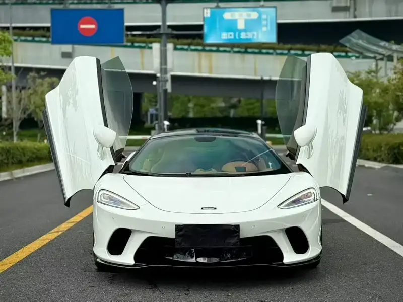McLaren GT, 2022