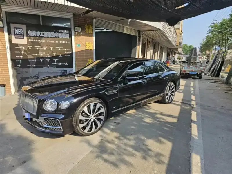 Bentley Flying Spur, 2022