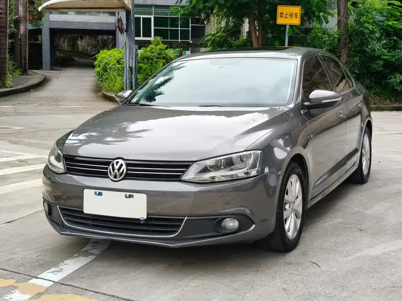 Volkswagen Sagitar, 2013