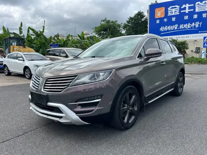 Lincoln MKC, 2016
