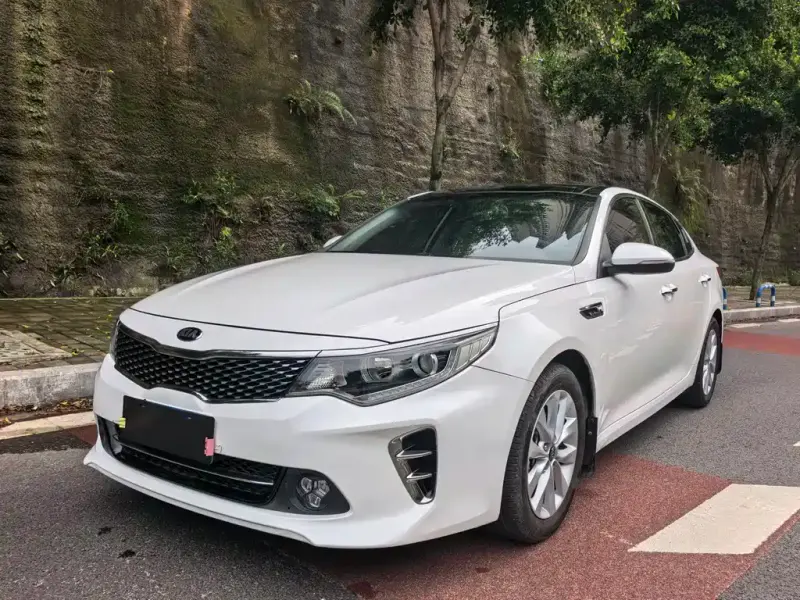Kia K5, 2016