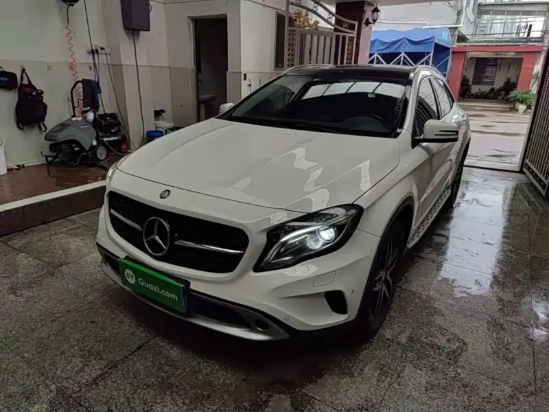 Mercedes-Benz GLA, 2015