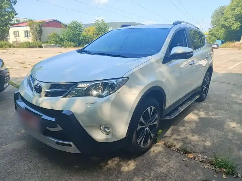 Toyota RAV4, 2015