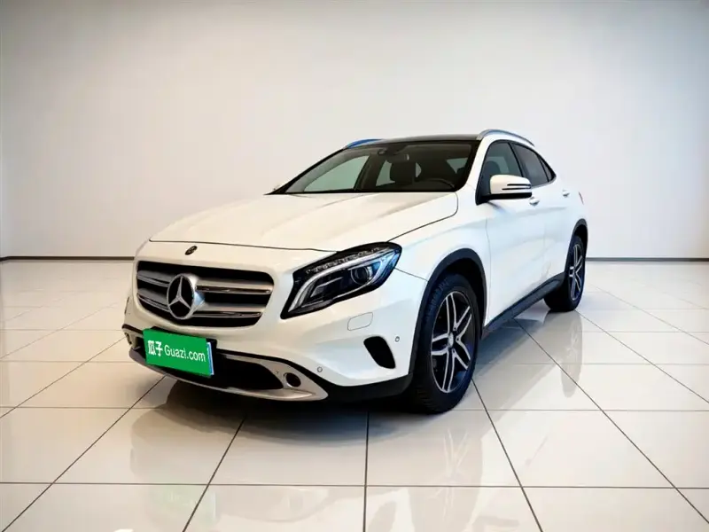 Mercedes-Benz GLA, 2015