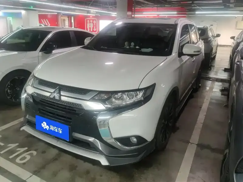 Mitsubishi Outlander, 2021