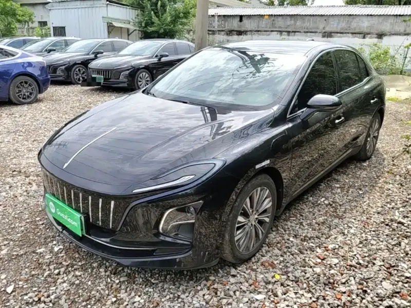 Hongqi E-QM5, 2023