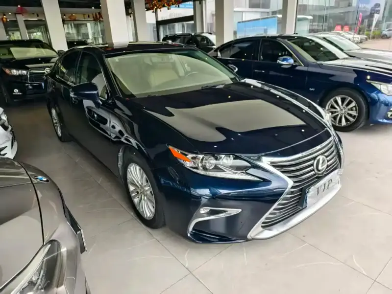 Lexus ES, 2017