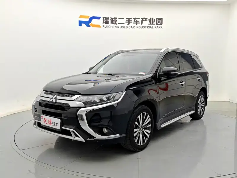 Mitsubishi Outlander, 2023
