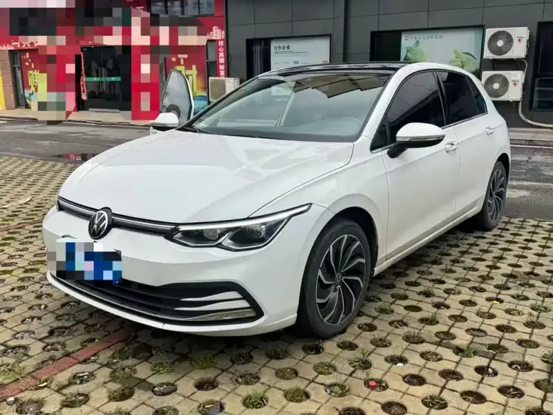 Volkswagen Golf, 2023