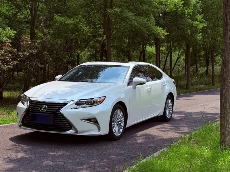 Lexus ES, 2016