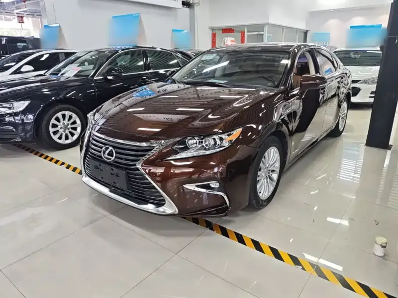 Lexus ES, 2016