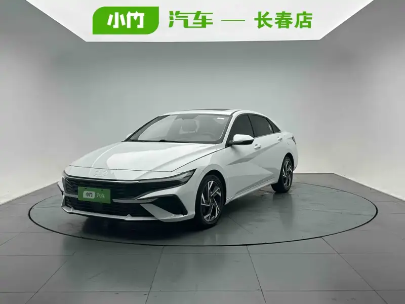 Hyundai Elantra, 2023