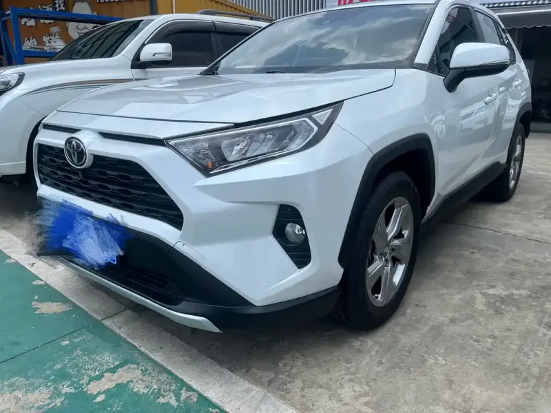 Toyota RAV4, 2023