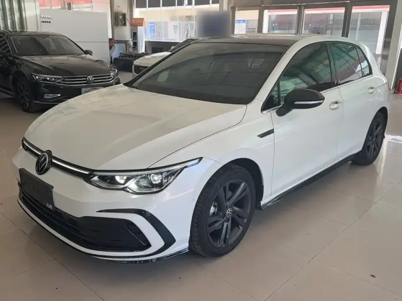 Volkswagen Golf, 2022