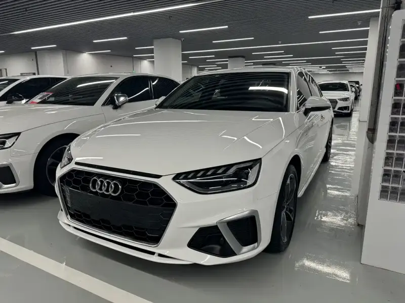 Audi A4L, 2021