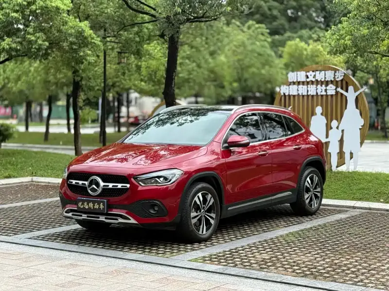 Mercedes-Benz GLA, 2021