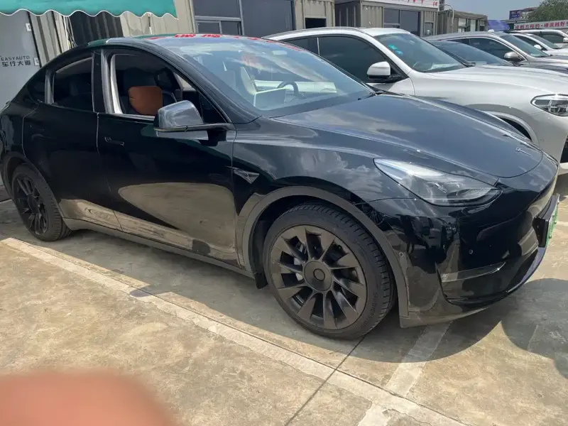 Tesla Model Y, 2022