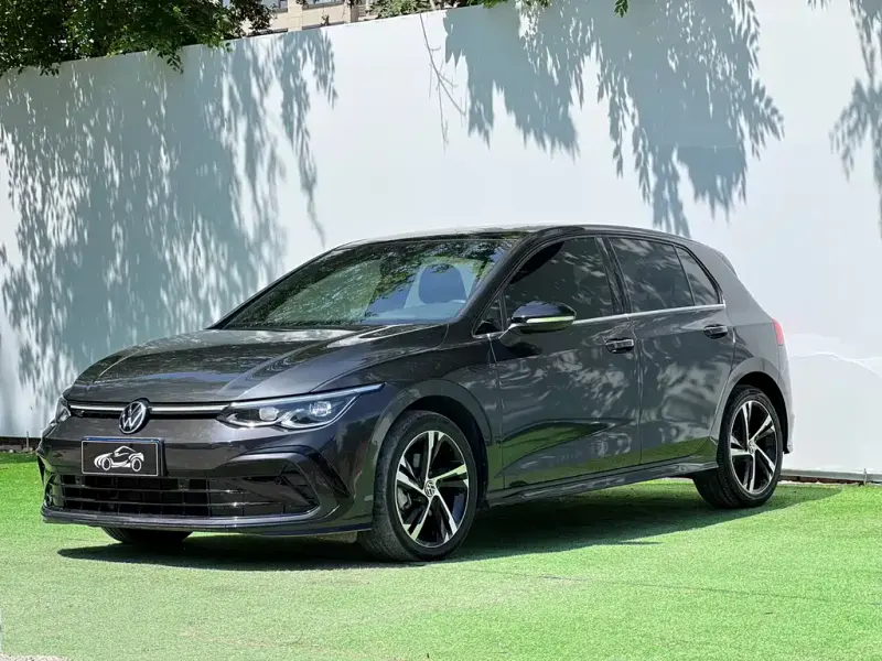 Volkswagen Golf, 2023