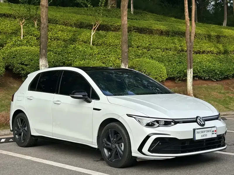 Volkswagen Golf, 2022