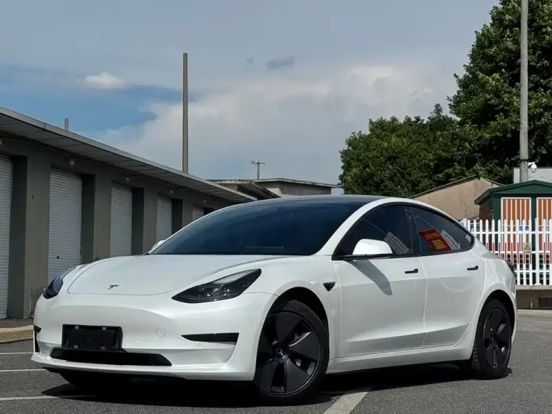 Tesla Model 3, 2023