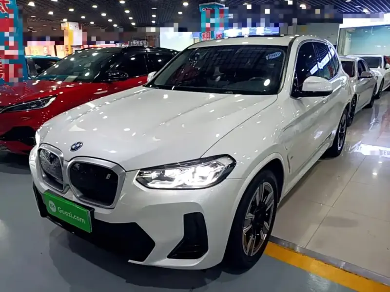 BMW iX3, 2023