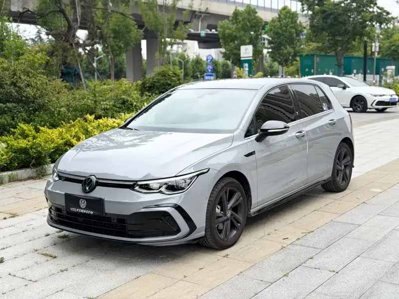 Volkswagen Golf, 2022