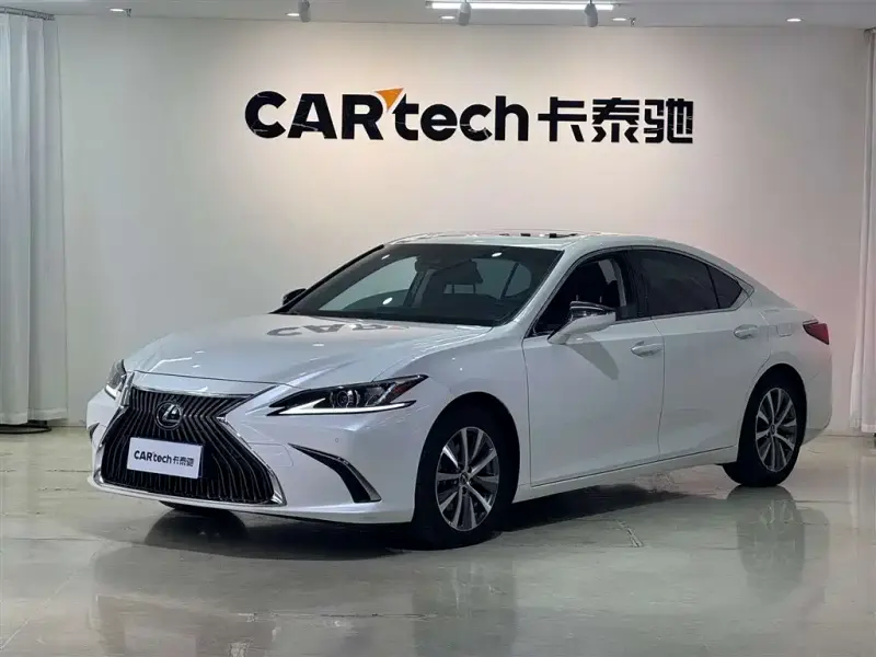 Lexus ES, 2020