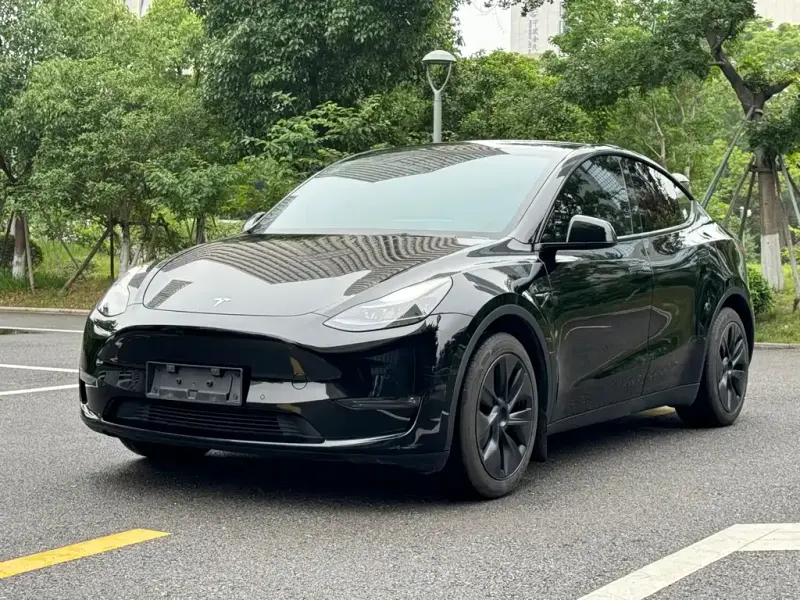 Tesla Model Y, 2023