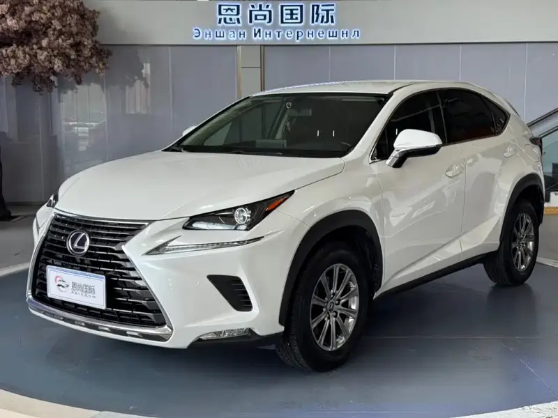Lexus NX, 2021